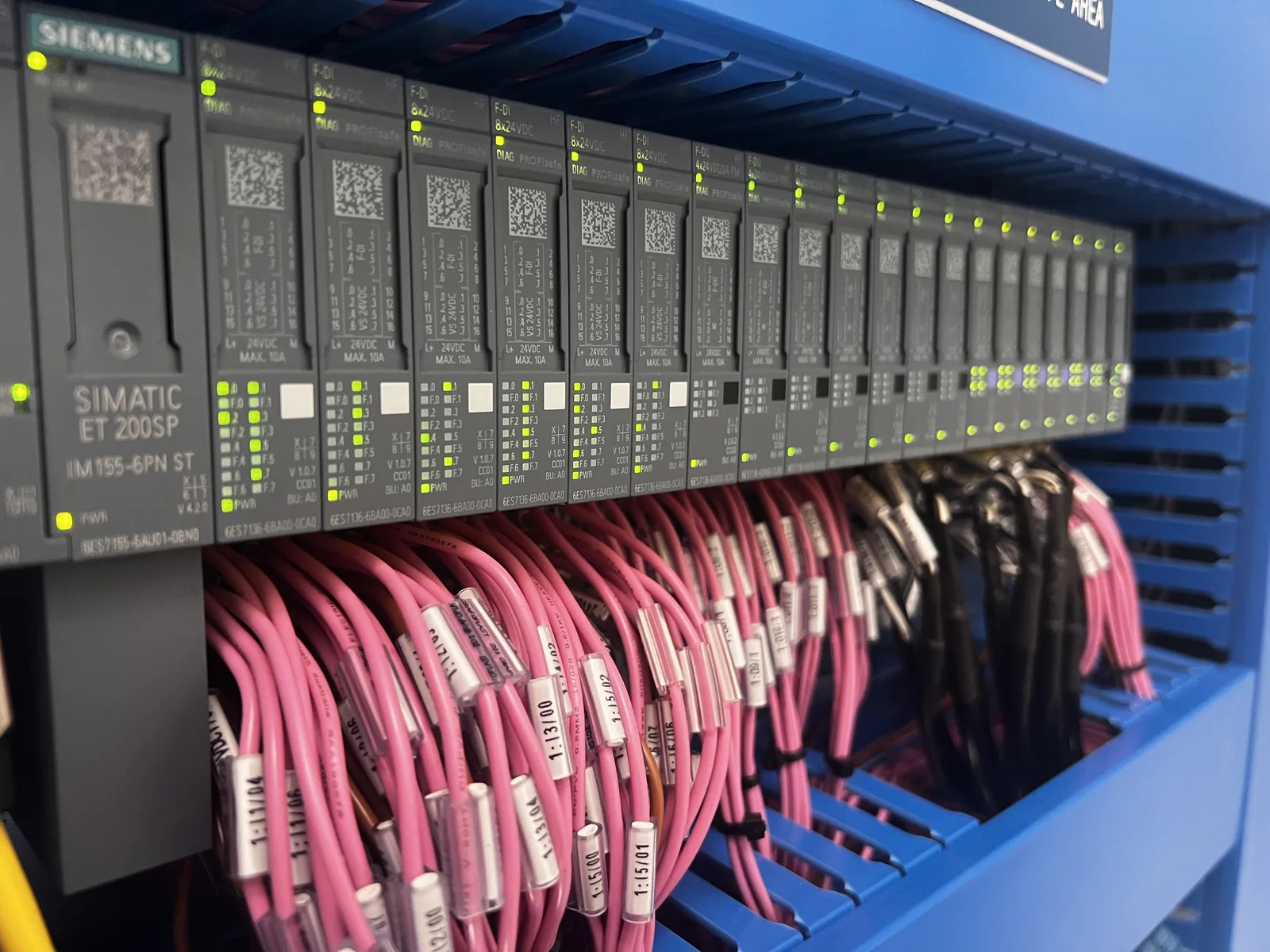 Siemens PLC remote I/O wiring in a control cabinet