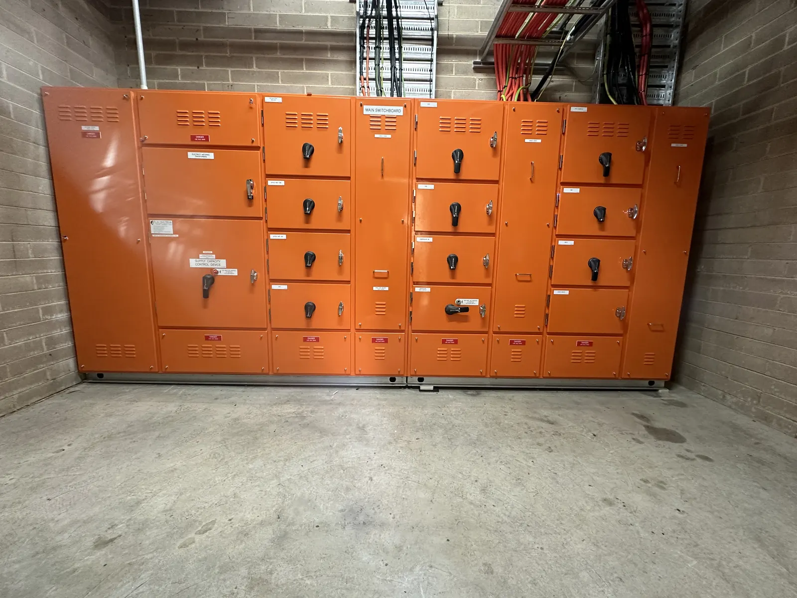 Automatic transfer switch